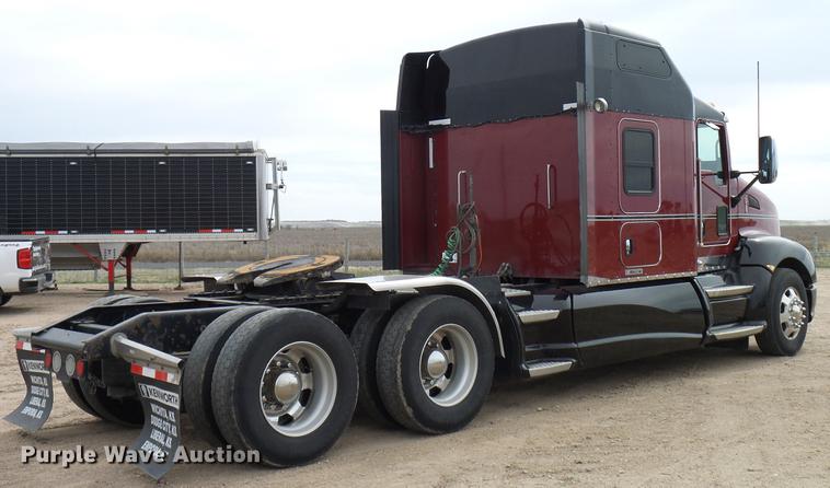 image for item DD6024 2014 Kenworth T660 semi truck