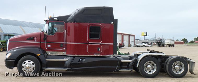 image for item DD6024 2014 Kenworth T660 semi truck