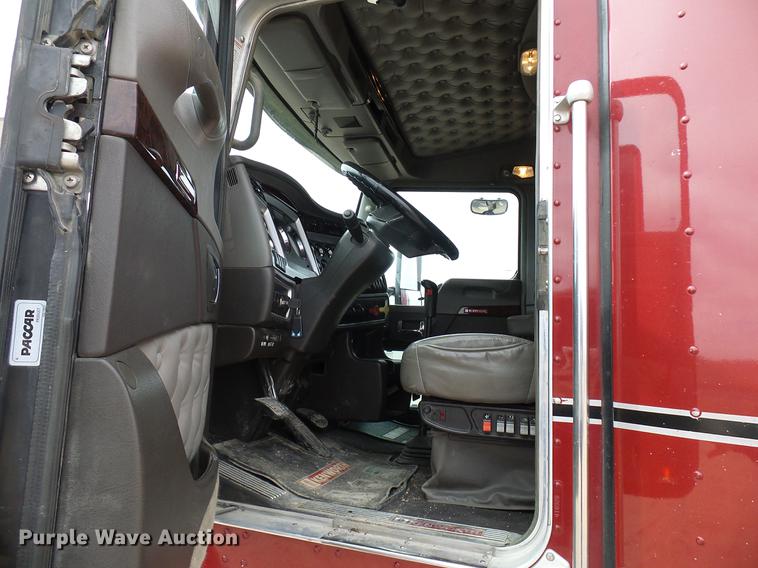image for item DD6024 2014 Kenworth T660 semi truck
