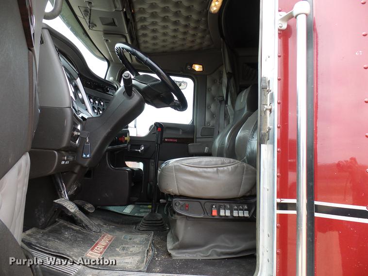 image for item DD6024 2014 Kenworth T660 semi truck