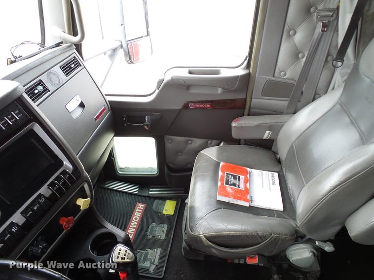 image for item DD6024 2014 Kenworth T660 semi truck