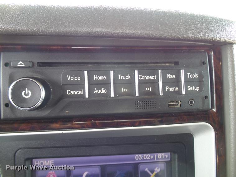 image for item DD6024 2014 Kenworth T660 semi truck