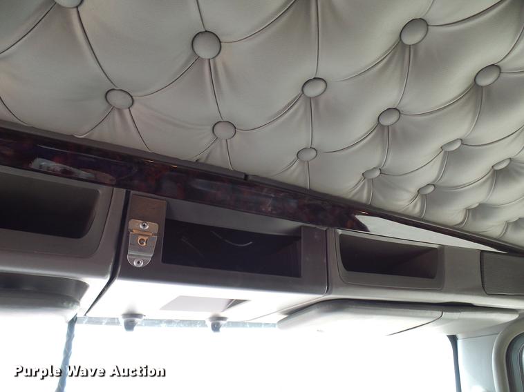 image for item DD6024 2014 Kenworth T660 semi truck