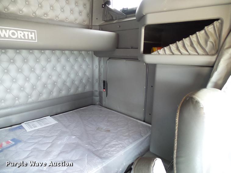 image for item DD6024 2014 Kenworth T660 semi truck