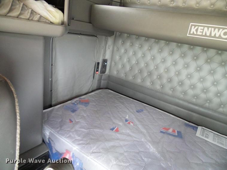 image for item DD6024 2014 Kenworth T660 semi truck