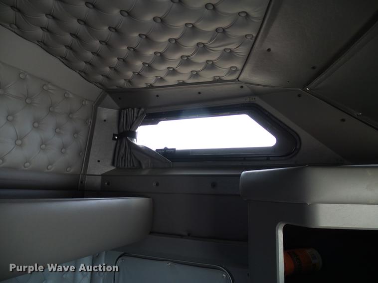 image for item DD6024 2014 Kenworth T660 semi truck