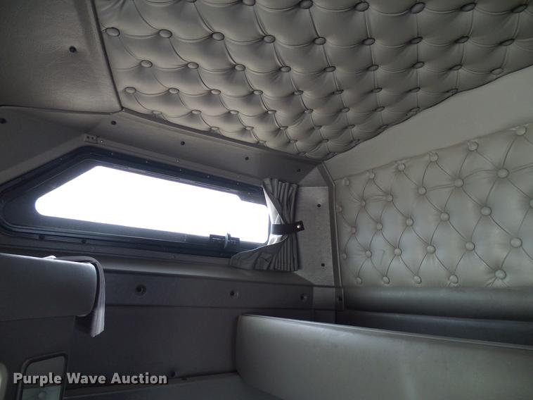 image for item DD6024 2014 Kenworth T660 semi truck