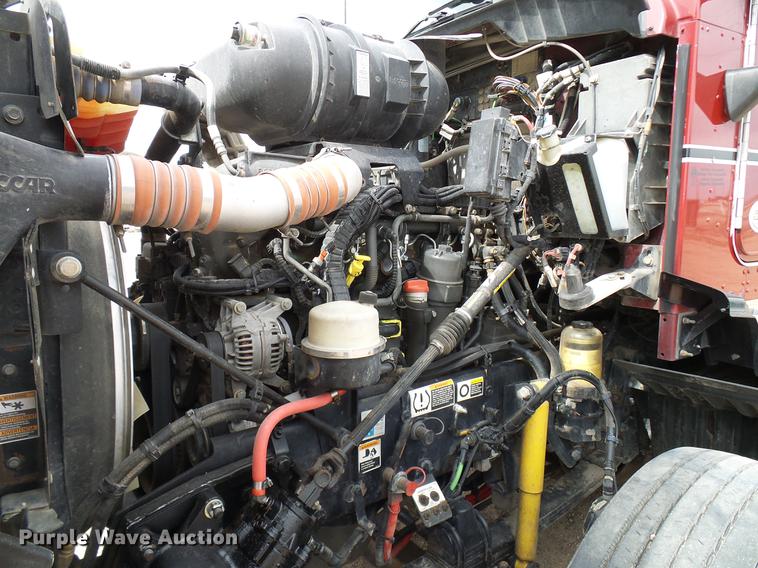 image for item DD6024 2014 Kenworth T660 semi truck