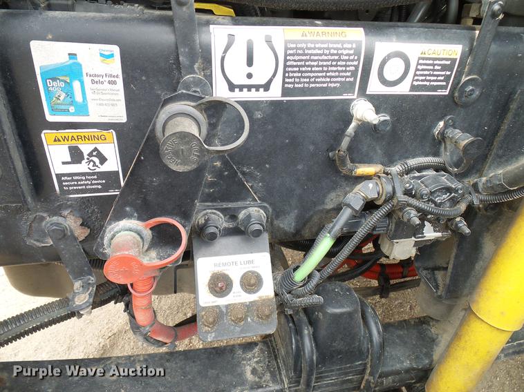 image for item DD6024 2014 Kenworth T660 semi truck