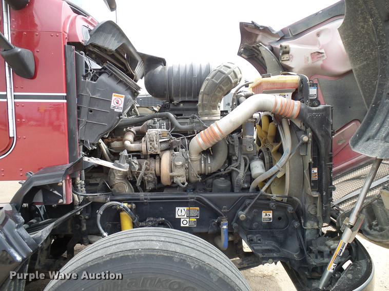 image for item DD6024 2014 Kenworth T660 semi truck