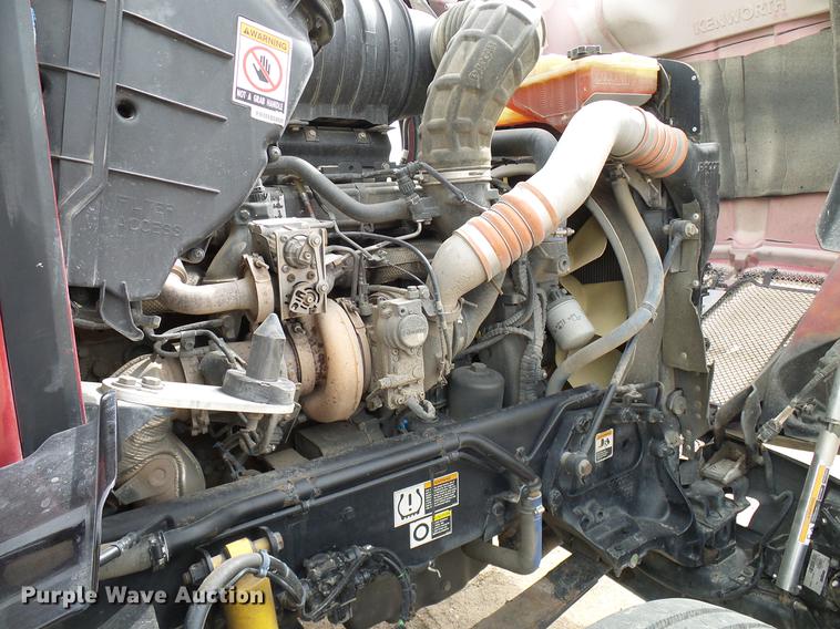 image for item DD6024 2014 Kenworth T660 semi truck