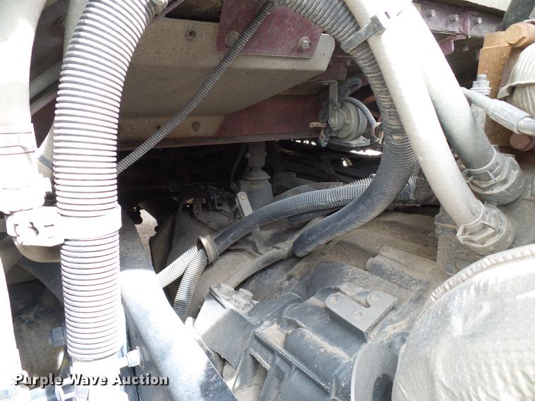 image for item DD6024 2014 Kenworth T660 semi truck