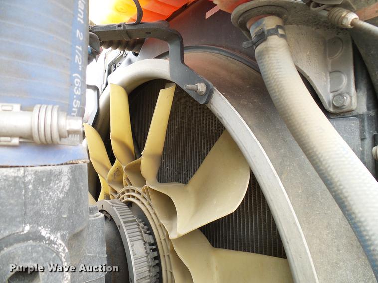 image for item DD6024 2014 Kenworth T660 semi truck