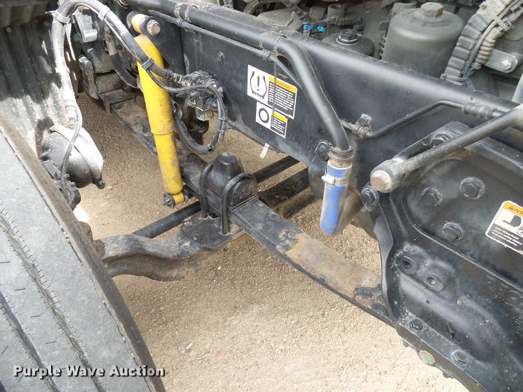 image for item DD6024 2014 Kenworth T660 semi truck