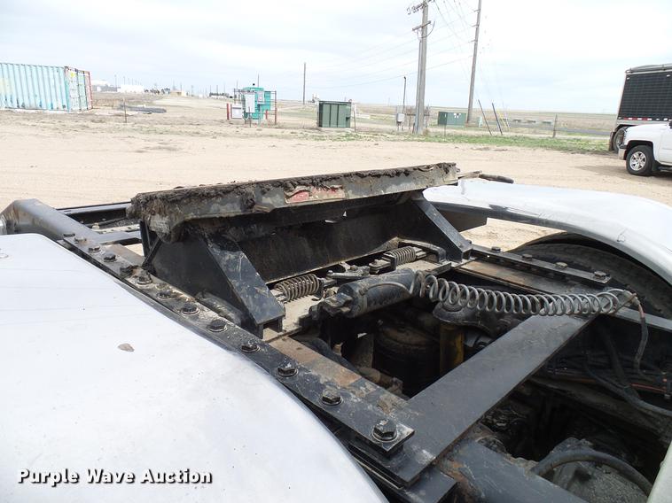 image for item DD6024 2014 Kenworth T660 semi truck