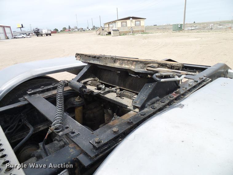 image for item DD6024 2014 Kenworth T660 semi truck