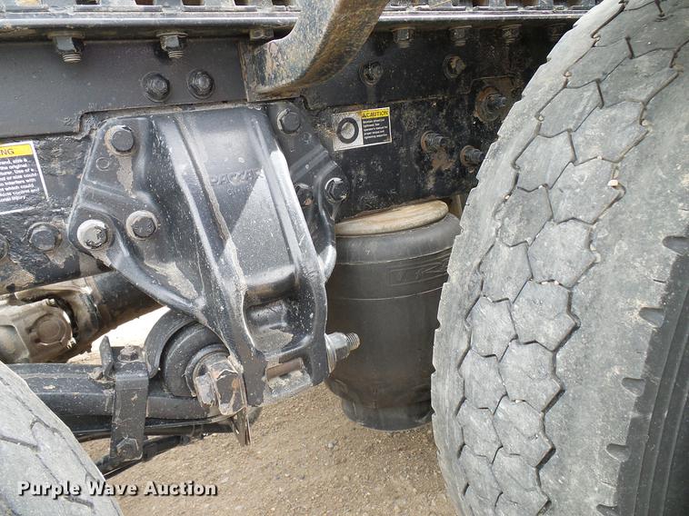 image for item DD6024 2014 Kenworth T660 semi truck