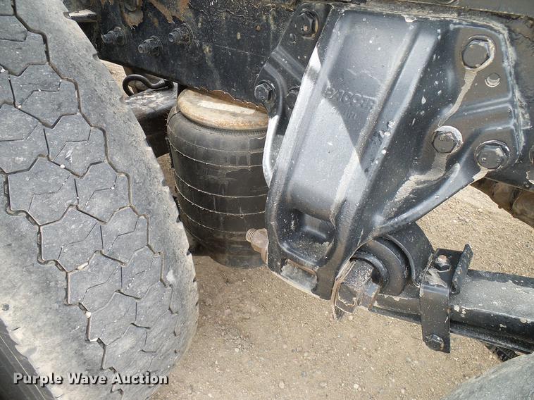 image for item DD6024 2014 Kenworth T660 semi truck