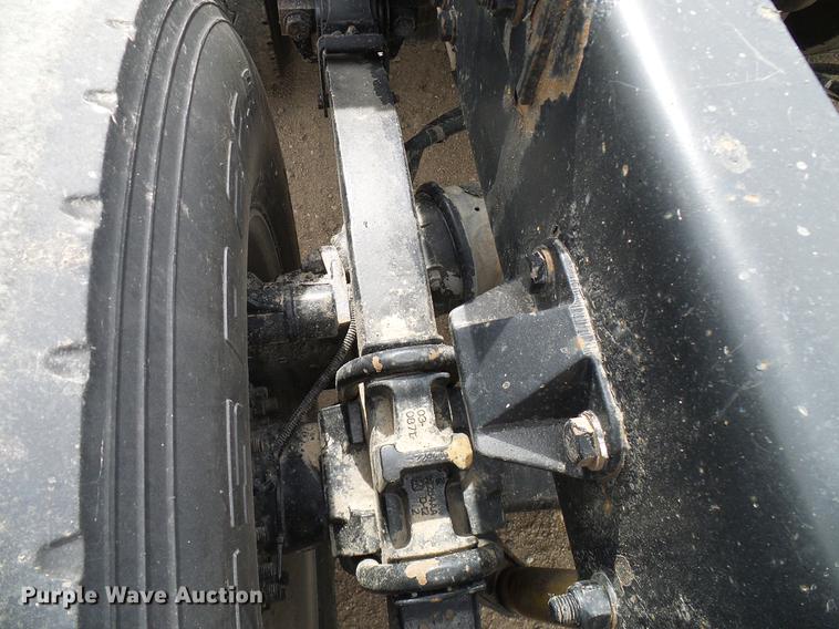 image for item DD6024 2014 Kenworth T660 semi truck