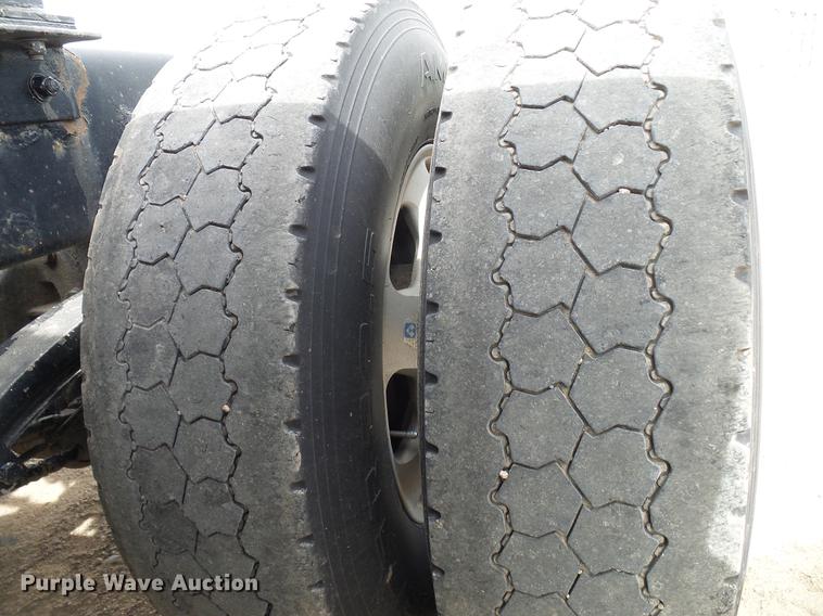 image for item DD6024 2014 Kenworth T660 semi truck