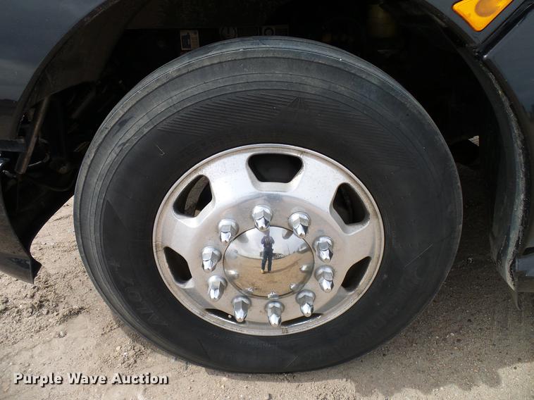 image for item DD6024 2014 Kenworth T660 semi truck