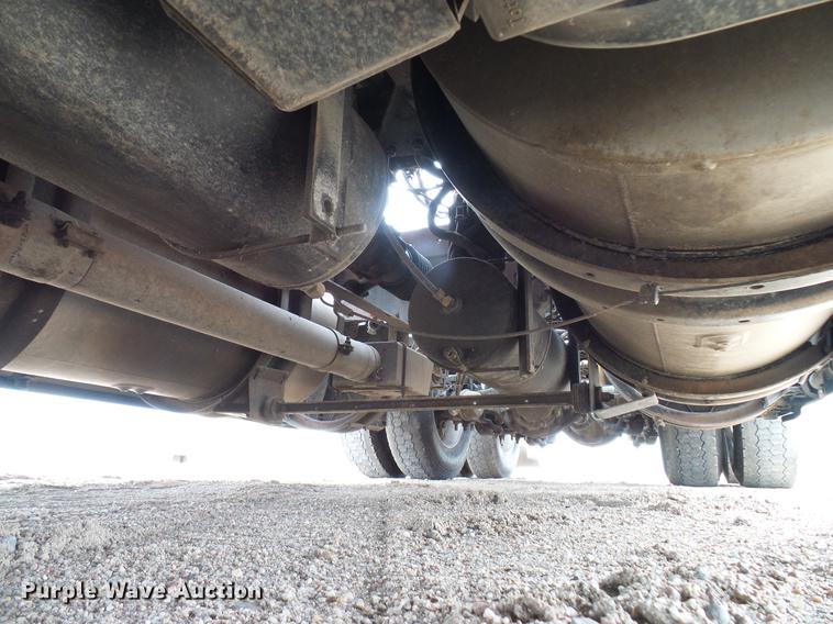 image for item DD6024 2014 Kenworth T660 semi truck