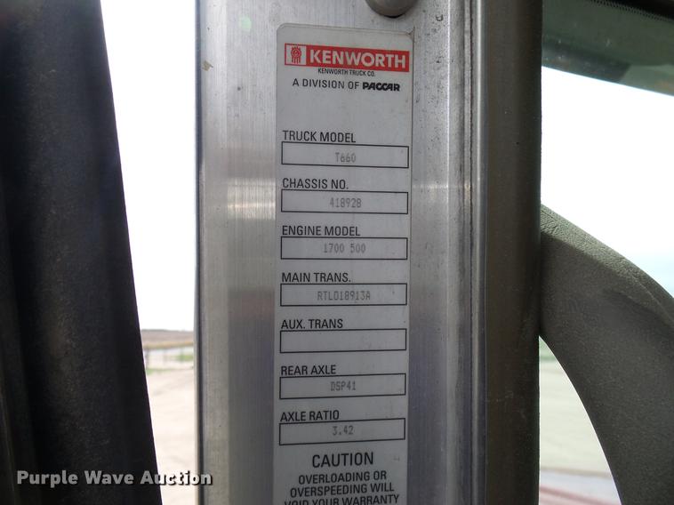 image for item DD6024 2014 Kenworth T660 semi truck