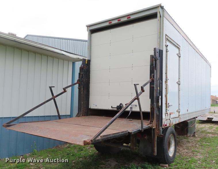 image for item DE3415 1989 Fruehauf FBB9-FL1-28 dry van trailer
