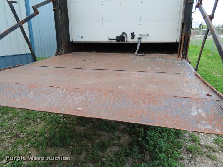 image for item DE3415 1989 Fruehauf FBB9-FL1-28 dry van trailer