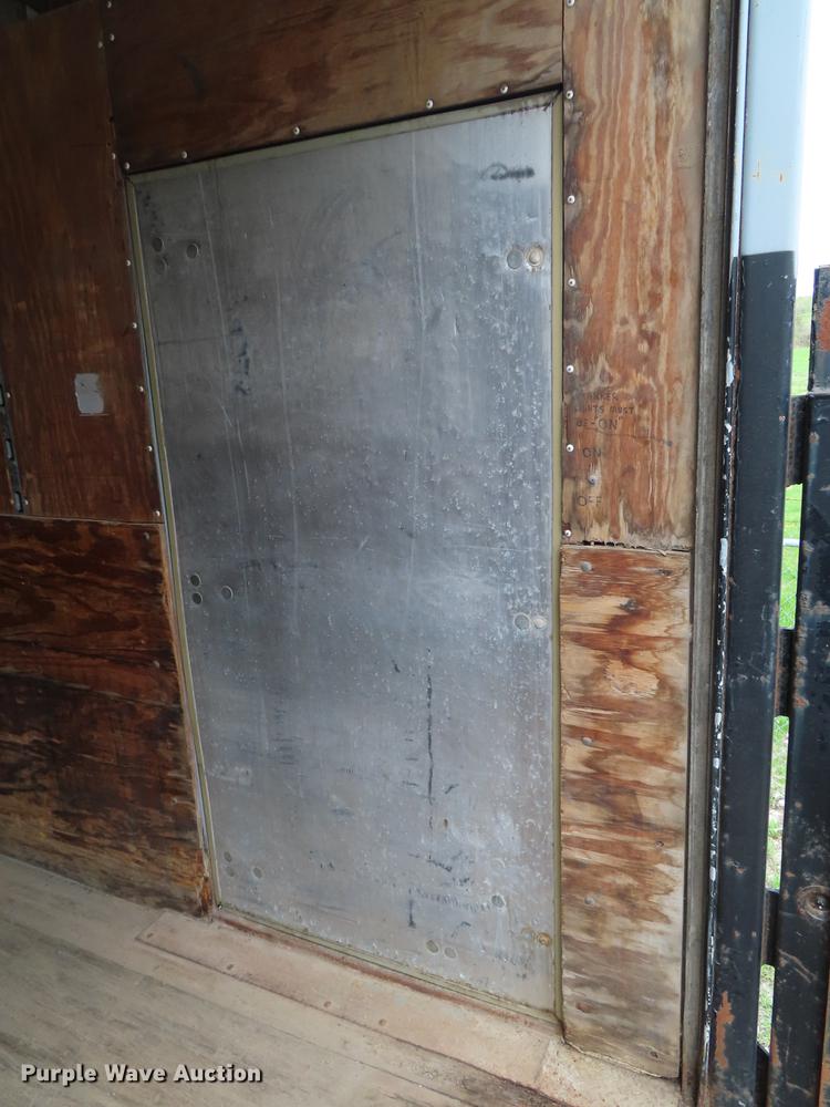 image for item DE3415 1989 Fruehauf FBB9-FL1-28 dry van trailer