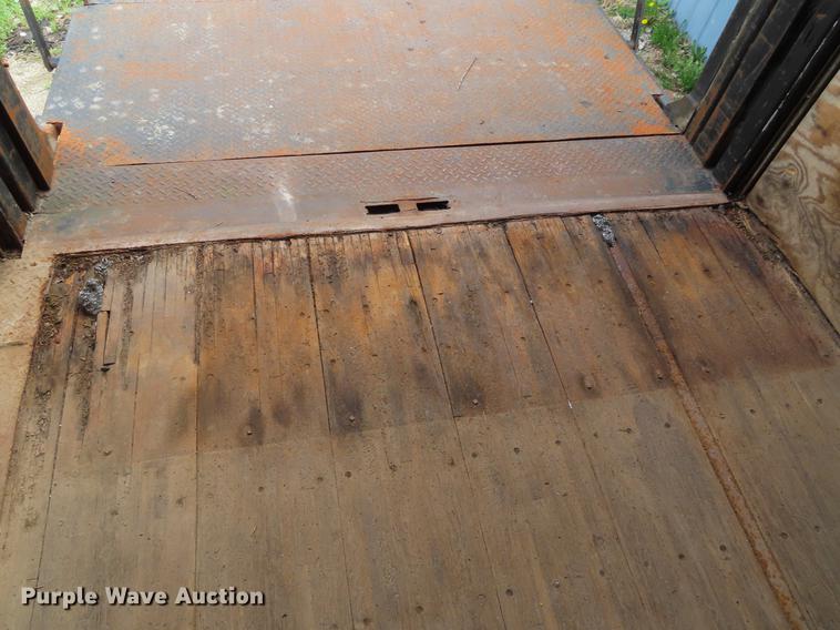 image for item DE3415 1989 Fruehauf FBB9-FL1-28 dry van trailer