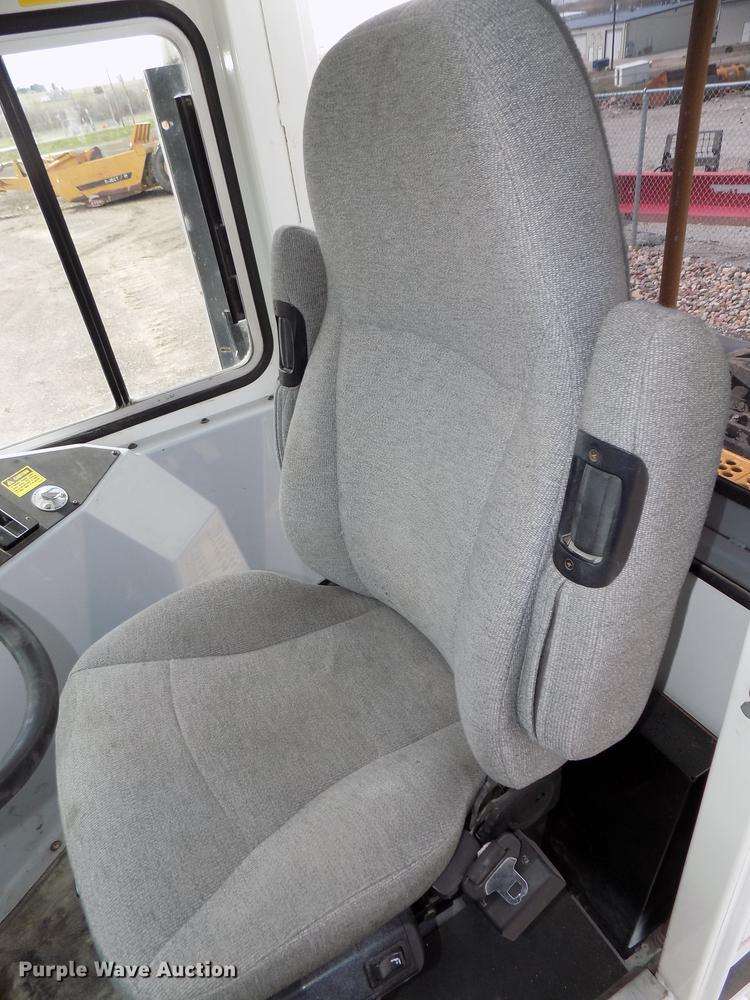 image for item DE7657 2013 Kalmar Ottawa yard truck