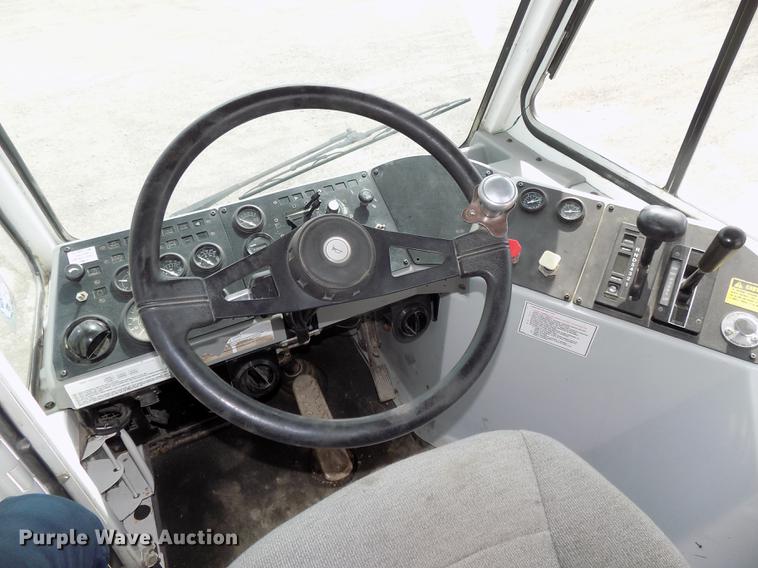 image for item DE7657 2013 Kalmar Ottawa yard truck