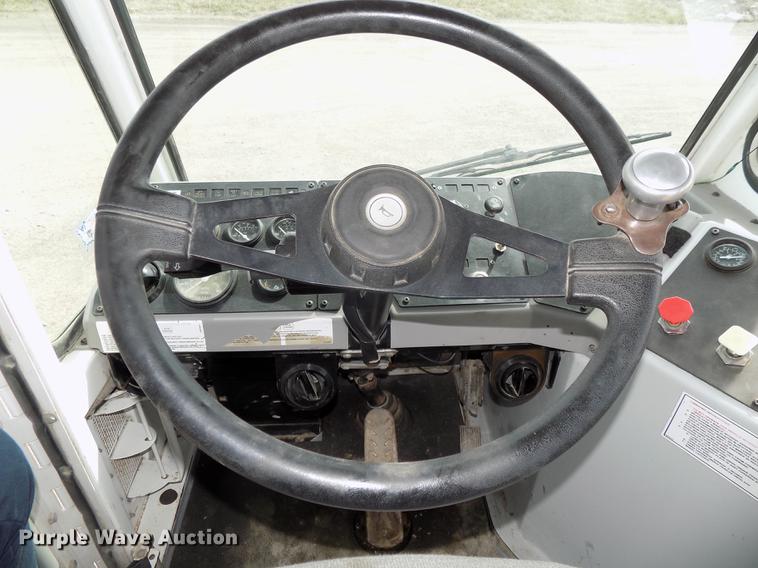 image for item DE7657 2013 Kalmar Ottawa yard truck