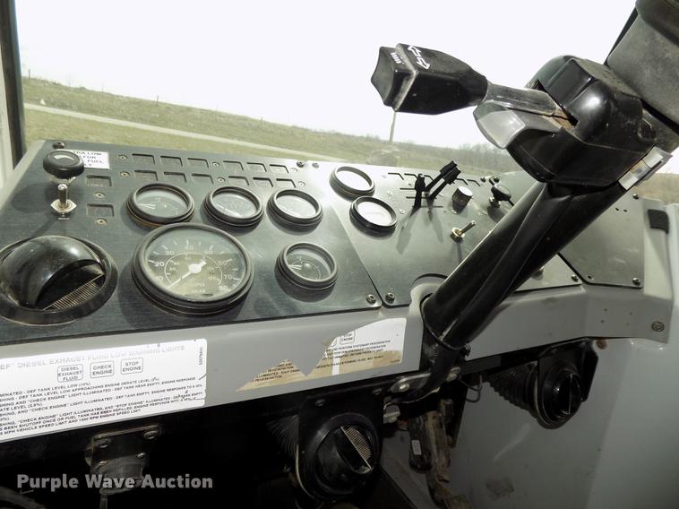 image for item DE7657 2013 Kalmar Ottawa yard truck