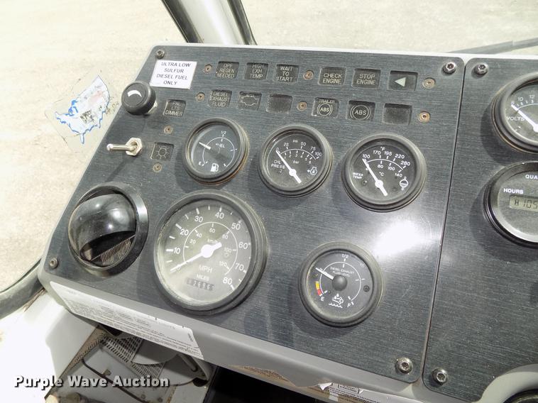 image for item DE7657 2013 Kalmar Ottawa yard truck