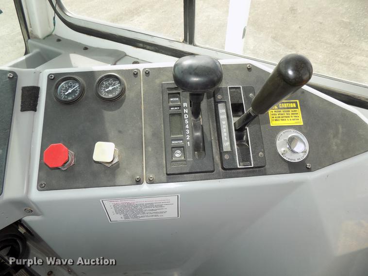 image for item DE7657 2013 Kalmar Ottawa yard truck