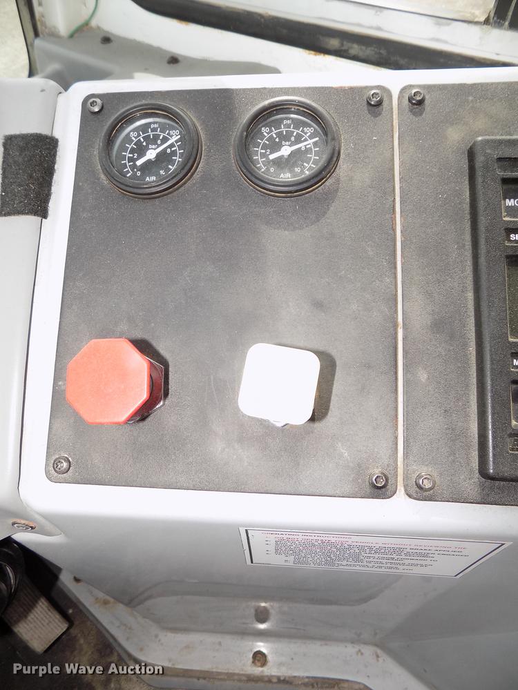 image for item DE7657 2013 Kalmar Ottawa yard truck