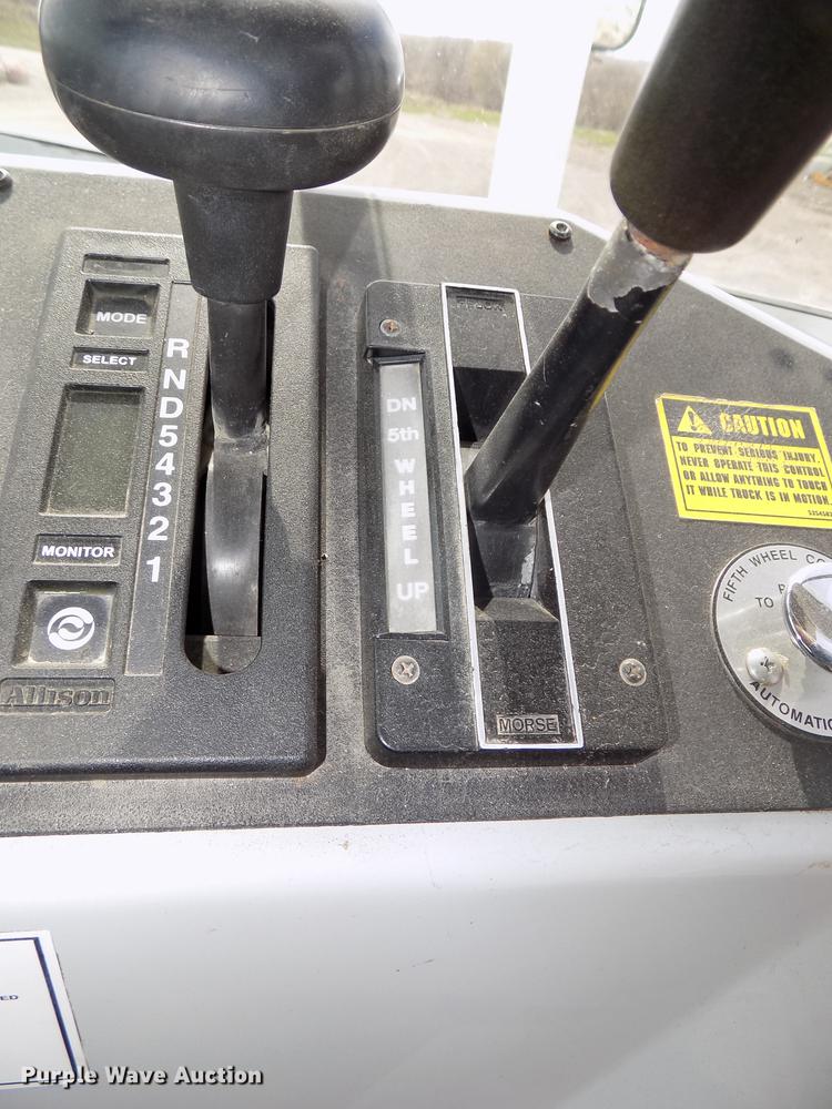 image for item DE7657 2013 Kalmar Ottawa yard truck