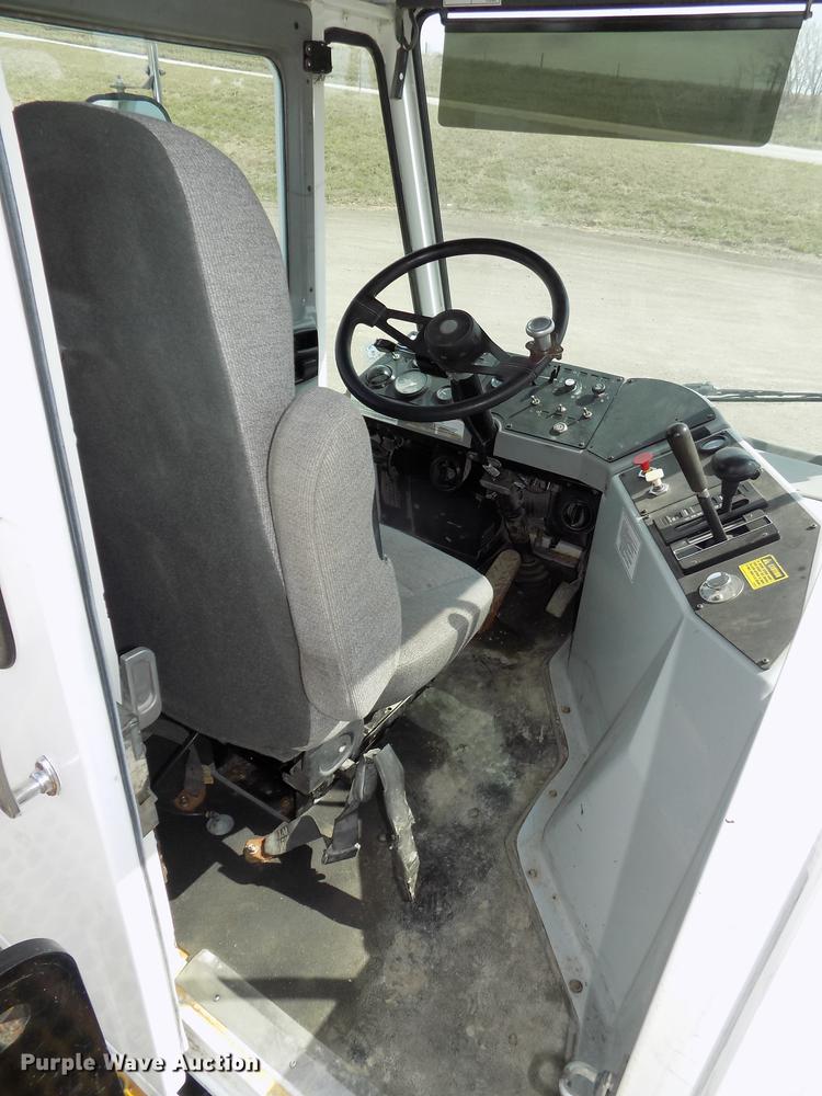 image for item DE7657 2013 Kalmar Ottawa yard truck