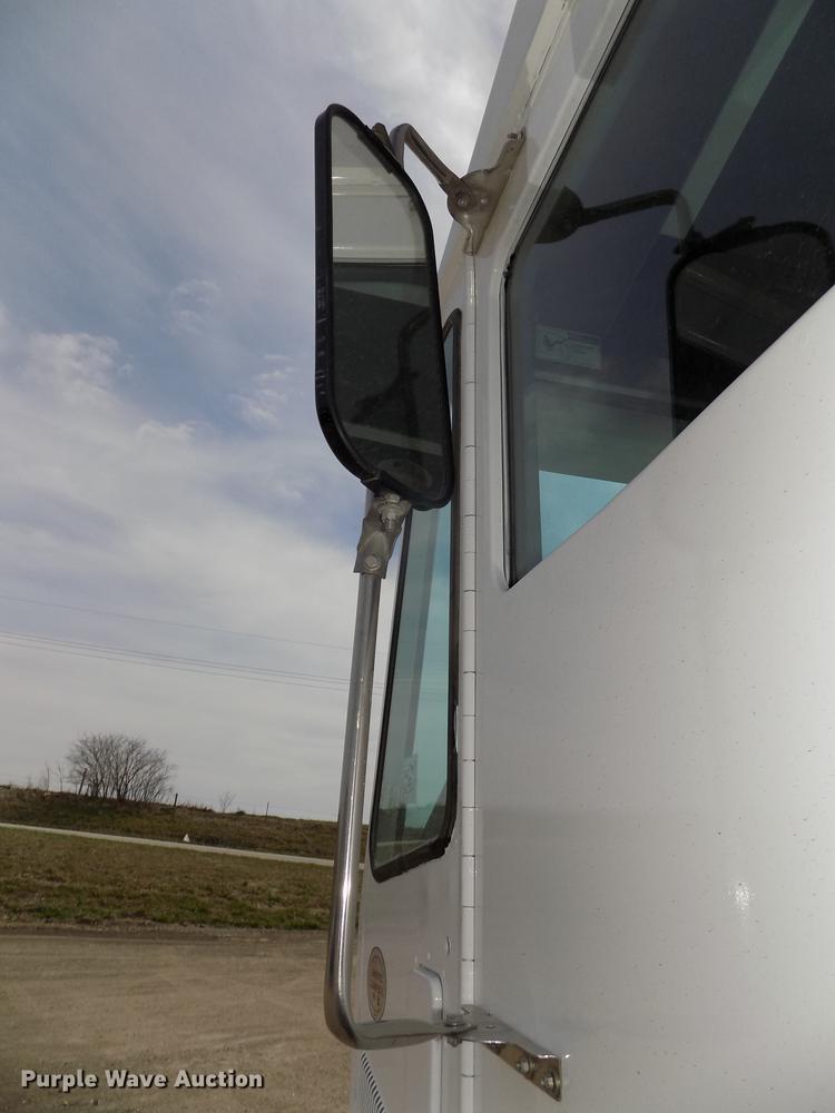 image for item DE7657 2013 Kalmar Ottawa yard truck