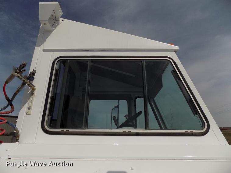 image for item DE7657 2013 Kalmar Ottawa yard truck