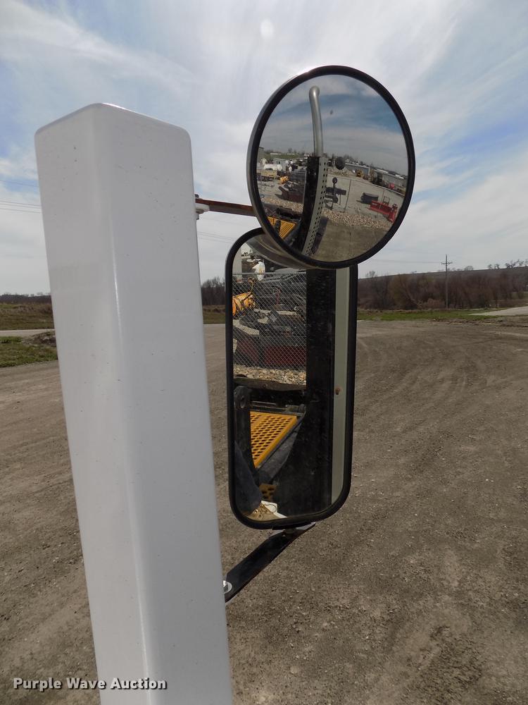 image for item DE7657 2013 Kalmar Ottawa yard truck