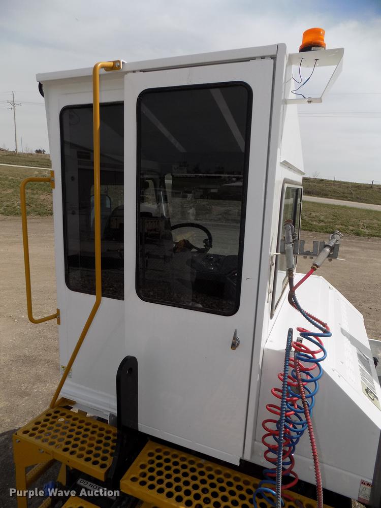 image for item DE7657 2013 Kalmar Ottawa yard truck