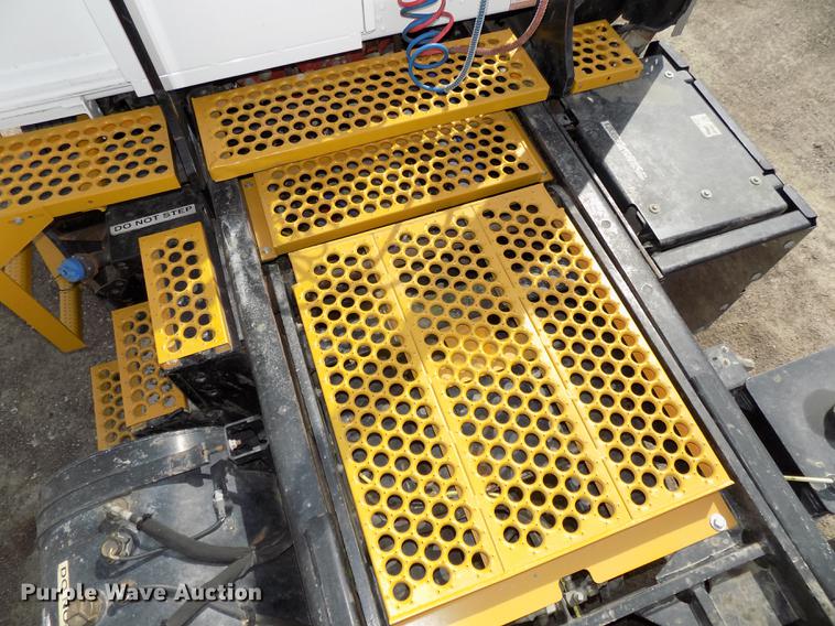 image for item DE7657 2013 Kalmar Ottawa yard truck