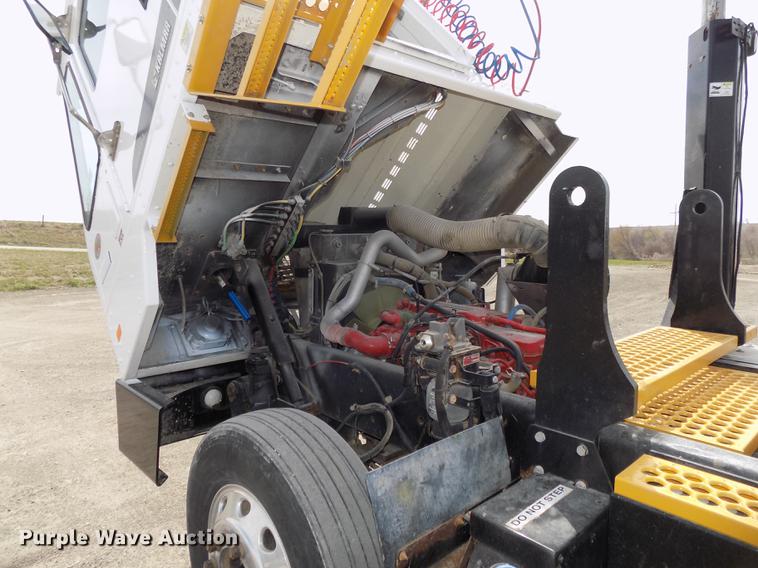 image for item DE7657 2013 Kalmar Ottawa yard truck