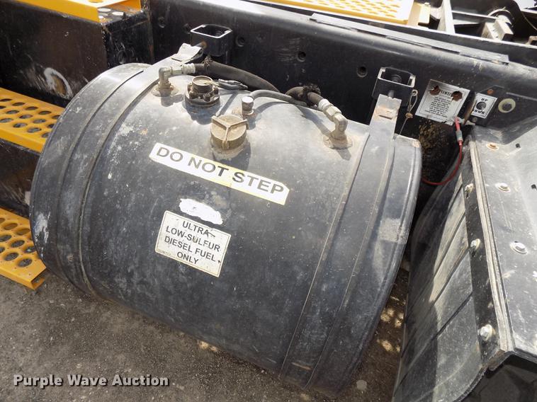 image for item DE7657 2013 Kalmar Ottawa yard truck