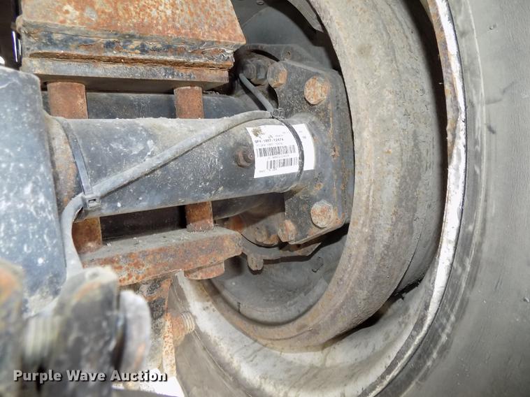 image for item DE7657 2013 Kalmar Ottawa yard truck