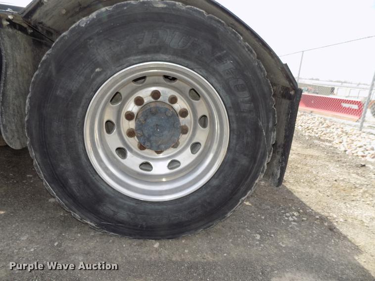 image for item DE7657 2013 Kalmar Ottawa yard truck