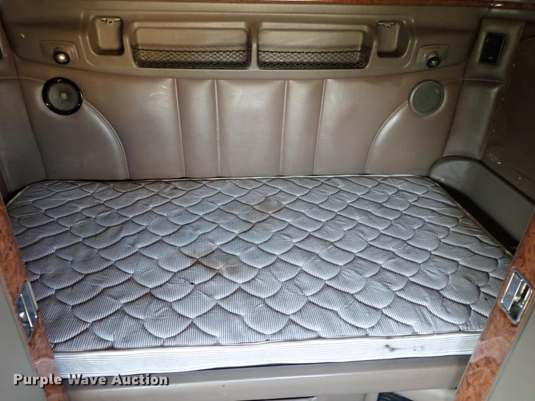 image for item DF1111 2007 Peterbilt 387 semi truck